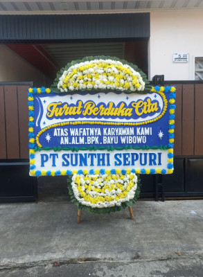 Papan Bunga Duka di Pasar